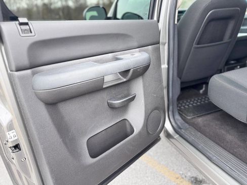 Used 2013 Chevrolet Silverado 2500 LT w/ Interior Plus Package image 5