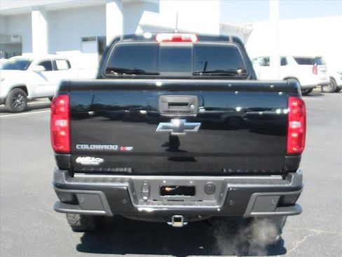 Used 2019 Chevrolet Colorado Z71 w/ Z71 Midnight Edition image 5