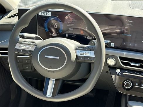 Certified 2025 Hyundai Sonata SE image 12