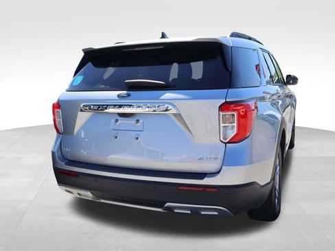 Used 2024 Ford Explorer XLT w/ Equipment Group 202A AWD/4WD image 17