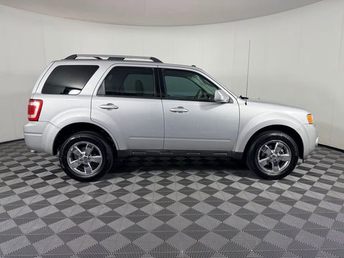 Used 2010 Ford Escape Limited image 3