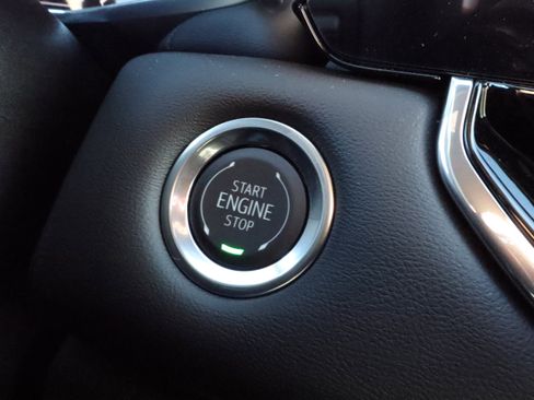 New 2026 GMC Canyon Elevation w/ Convenience Package image 19