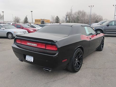 Used 2014 Dodge Challenger R/T image 5