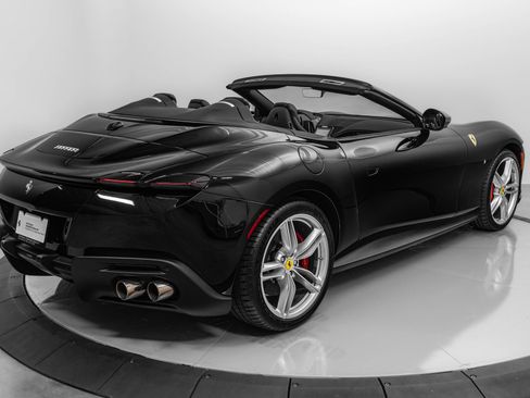 Certified 2025 Ferrari Roma Spider RWD image 10