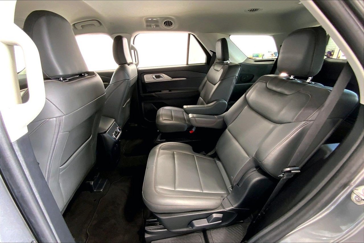 Certified 2025 Ford Explorer Active w/ Active Comfort Package RWD image 19