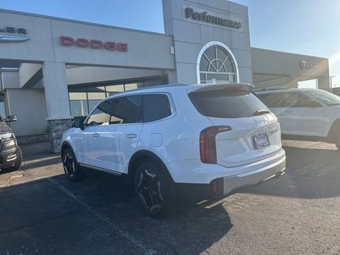 Used 2023 Kia Telluride S w/ S Sunroof Package image 9