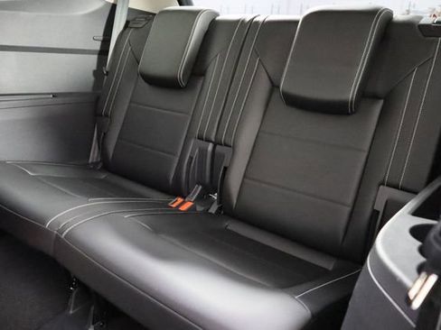 Used 2023 Volkswagen Atlas SE image 42