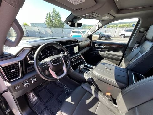 Used 2025 GMC Sierra 1500 Denali w/ Technology Package AWD/4WD image 16