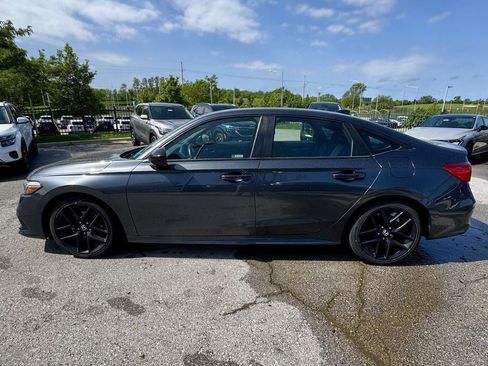 Used 2022 Honda Civic Sport image 2