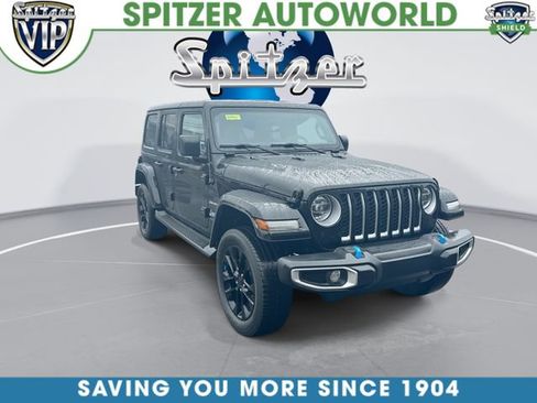 Used 2022 Jeep Wrangler Unlimited Sahara AWD/4WD image 2