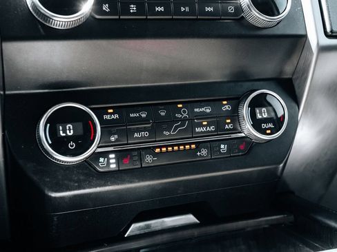 Used 2019 Ford Expedition Max Platinum AWD/4WD image 38