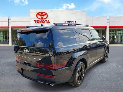 Used 2025 Hyundai Santa Fe SEL image 3