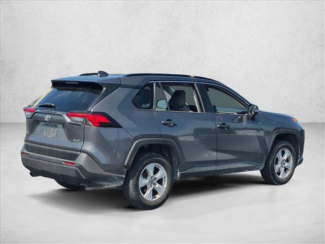 Used 2021 Toyota RAV4 XLE w/ Convenience Package FWD image 5