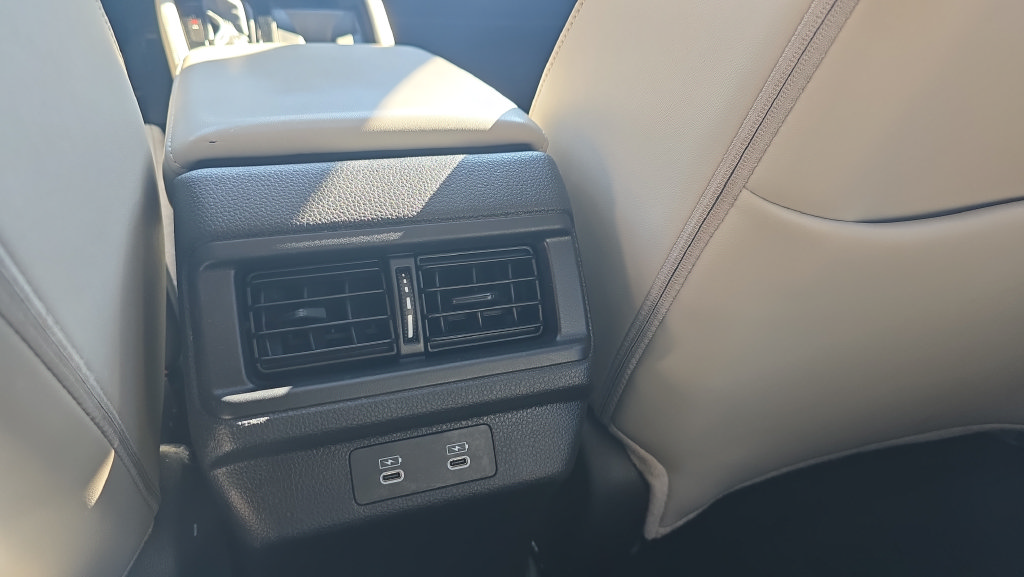 Used 2024 Honda Accord Touring image 11