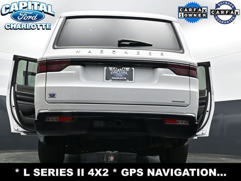 Used 2024 Jeep Wagoneer L Series II RWD image 39