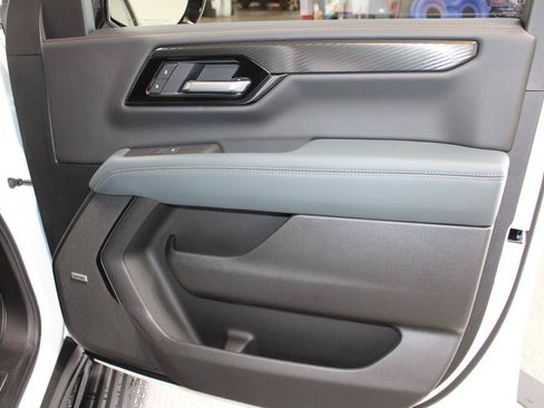 New 2026 GMC Yukon AT4 w/ AT4 Premium Package AWD/4WD image 12