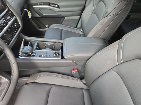 New 2026 Nissan Pathfinder SL AWD/4WD image 33