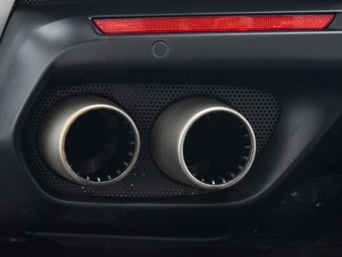 Used 2019 Ferrari Portofino image 23