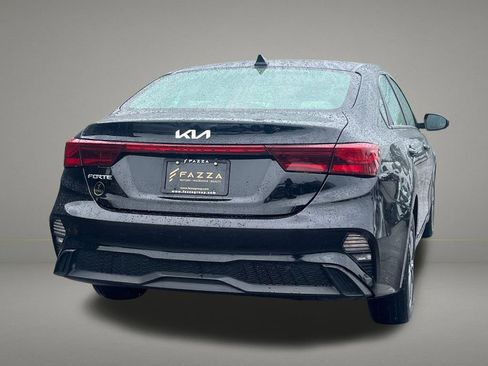 Used 2022 Kia Forte LXS FWD image 5