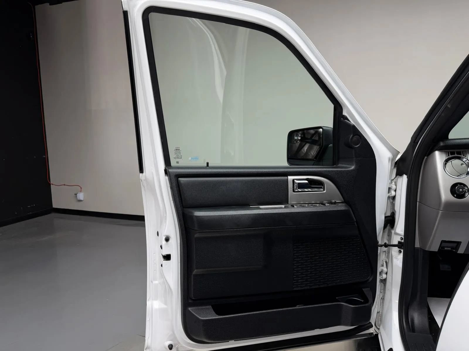 Used 2017 Ford Expedition 4WD image 25