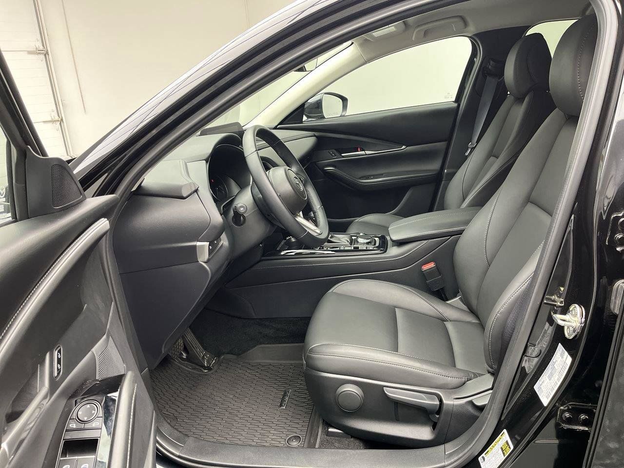 Certified 2025 MAZDA CX-30 AWD 2.5 S w/ Select Sport Pkg image 3