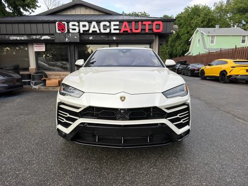 Used 2022 Lamborghini Urus AWD/4WD image 2