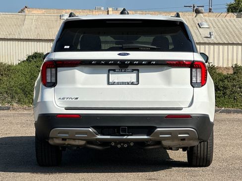 New 2025 Ford Explorer Active w/ Active Comfort Package image 5