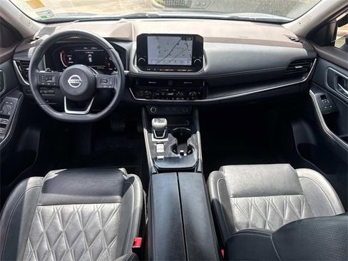 Used 2021 Nissan Rogue Platinum image 16