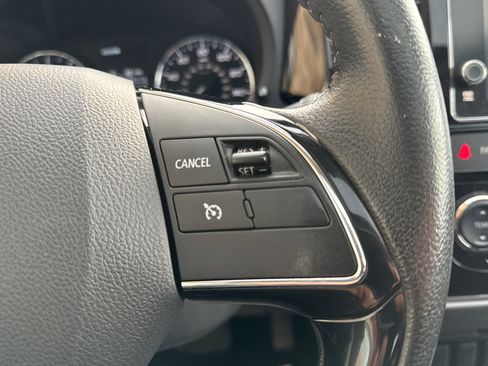 Used 2018 Mitsubishi Outlander SE image 19