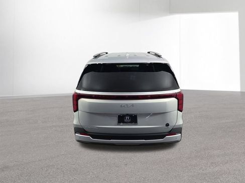 Used 2025 Kia Carnival EX FWD image 39