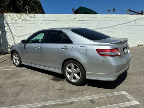 Used 2011 Toyota Camry SE w/ SE Extra-Value Pkg #1 FWD image 11