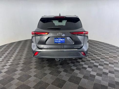 Used 2020 Toyota Highlander XLE w/ Protection Package #3 AWD/4WD image 7