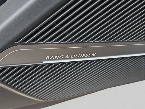 Used 2024 Audi Q5 e Premium Plus w/ Premium Plus Package image 15