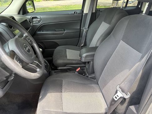 Used 2016 Jeep Patriot Sport w/ Power Value Group AWD/4WD image 15