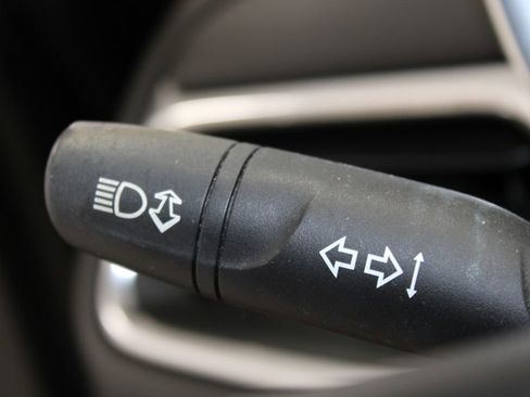 Used 2018 Chevrolet Equinox LT image 32