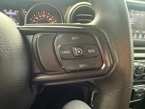 Used 2022 Jeep Wrangler Unlimited Sport AWD/4WD image 17