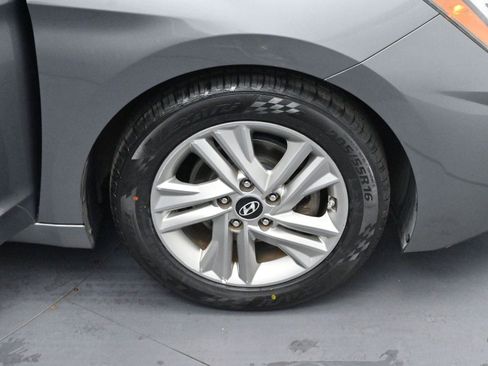 Used 2019 Hyundai Elantra SEL image 29