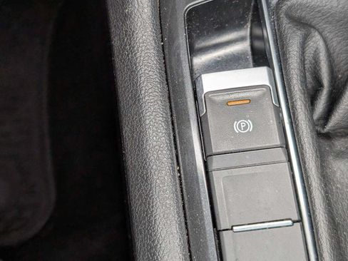 Used 2022 Volkswagen Tiguan SE R-Line AWD/4WD image 29