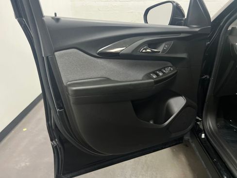 Used 2023 Chevrolet TrailBlazer LT FWD image 12