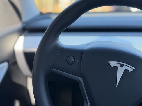 Used 2020 Tesla Model Y Performance image 43