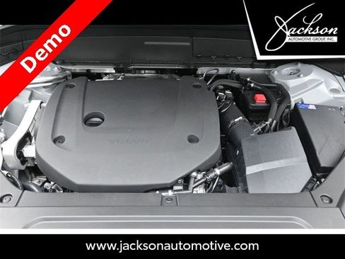 New 2025 Volvo XC90 B6 Core w/ Protection Package image 32