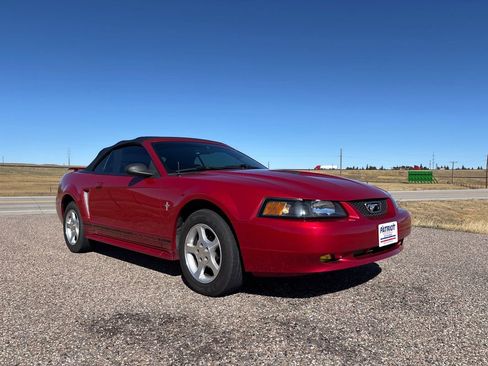 Used 2001 Ford Mustang Convertible image 7