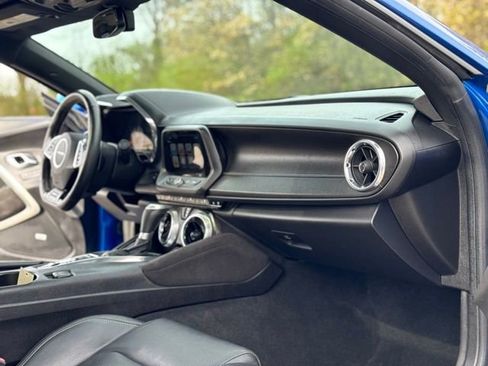Used 2017 Chevrolet Camaro SS image 18