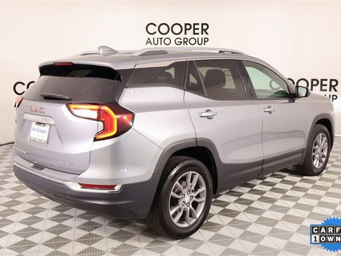 Used 2024 GMC Terrain SLT image 19