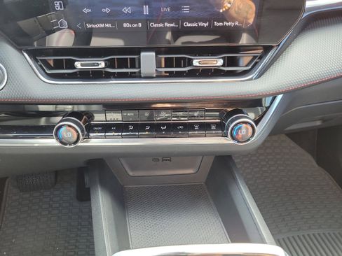 Used 2025 Chevrolet Equinox RS w/ Safety and Technology Package image 14