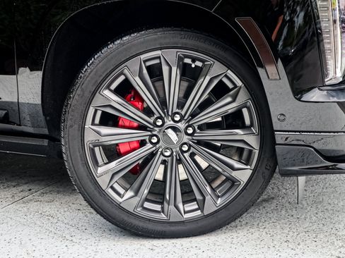 Used 2026 Cadillac Escalade V AWD/4WD image 13