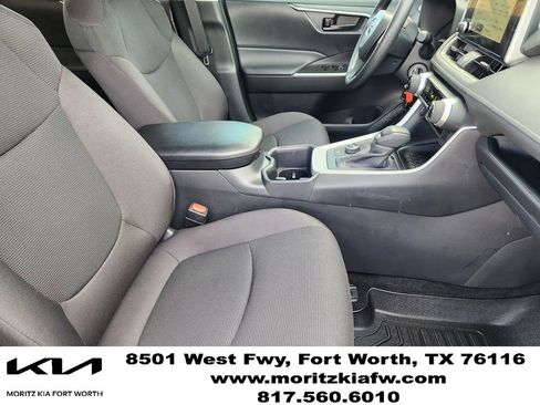 Used 2025 Toyota RAV4 LE AWD/4WD image 13