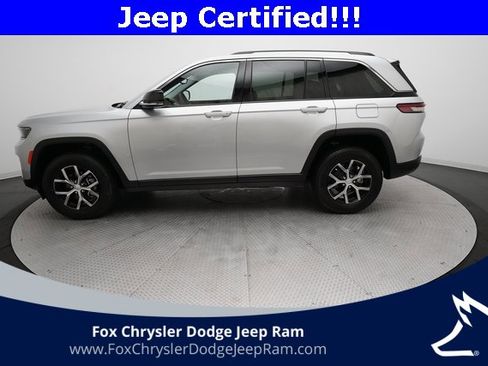 Used 2023 Jeep Grand Cherokee Limited image 24