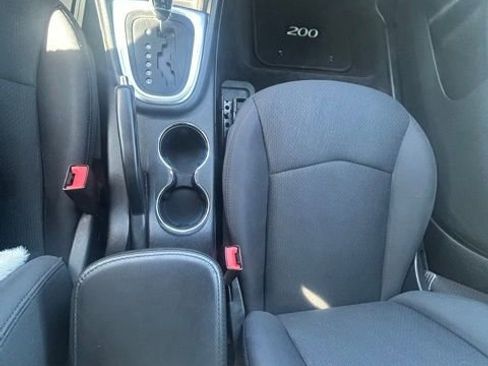 Used 2013 Chrysler 200 LX FWD image 21