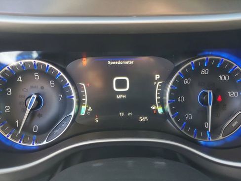 New 2026 Chrysler Pacifica Select image 12